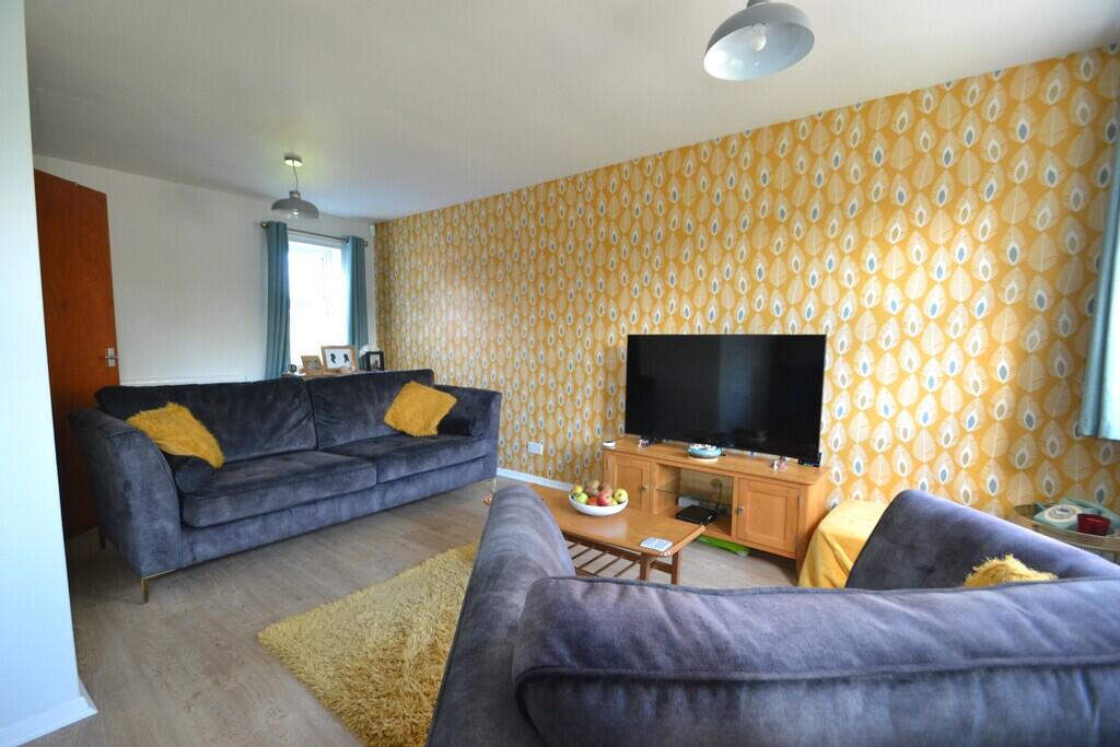 House in Newport - More