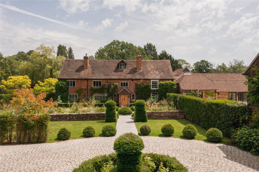 Main image of property: Elmbridge Road, Cranleigh, Surrey, GU6