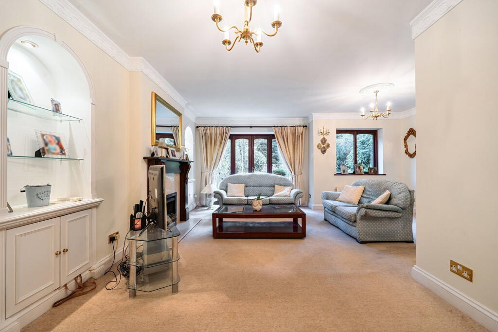 House in Hertsmere, Hertfordshire - View 5