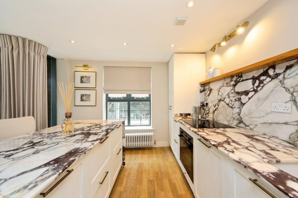 Apartment in Liverpool - View 4