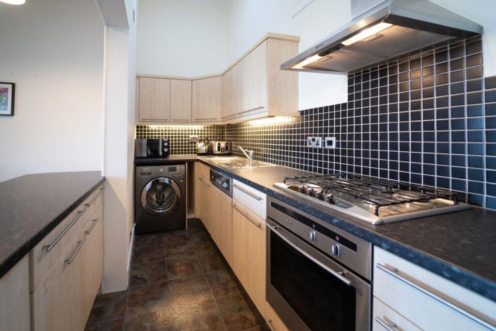 Apartment in Edinburgh - View 5