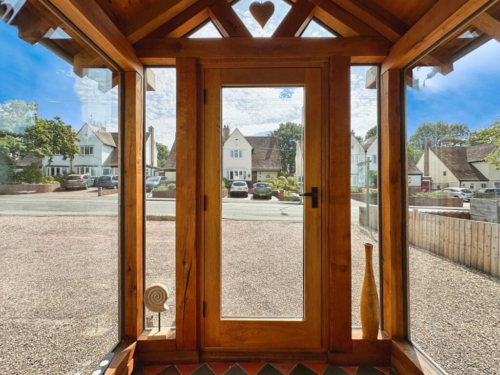 Castlecroft Road, Finchfield, Wolverhampton, WV3 8DA - View 3