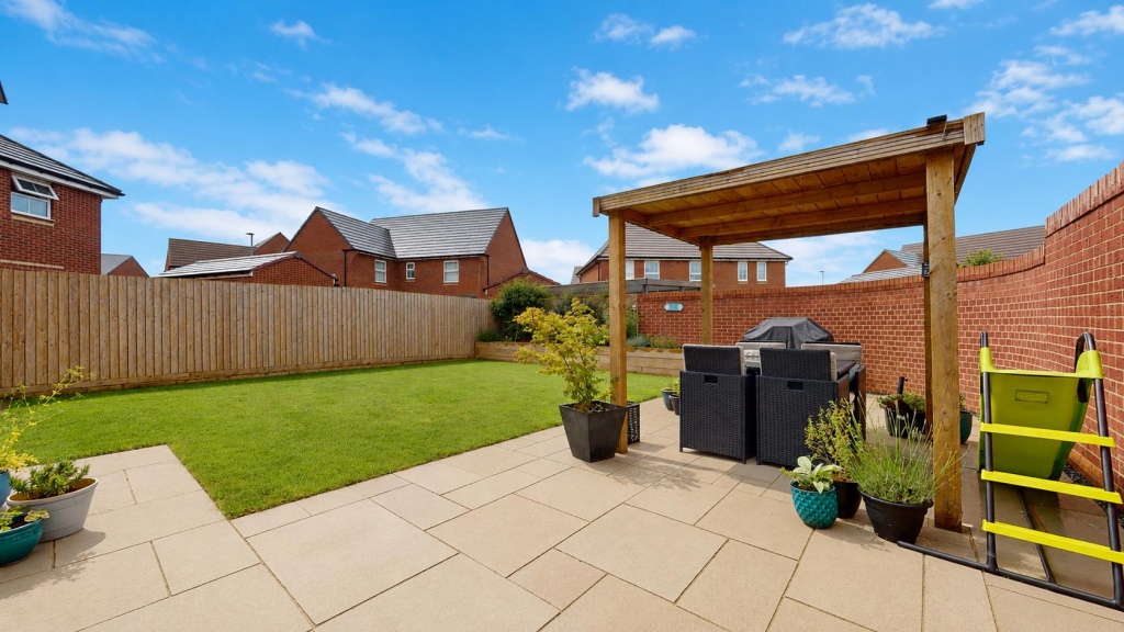 Read Loke, Eaton Leys, Milton Keynes - View 4