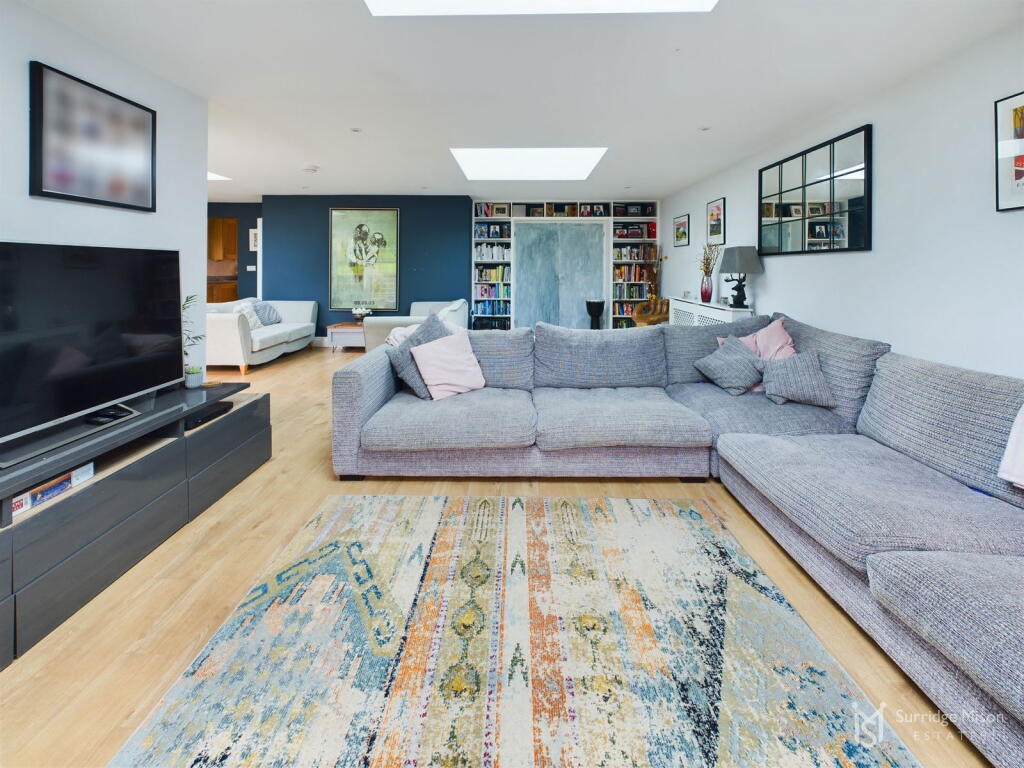 Upper Kings Drive, Eastbourne, East Sussex, BN20 photo 3