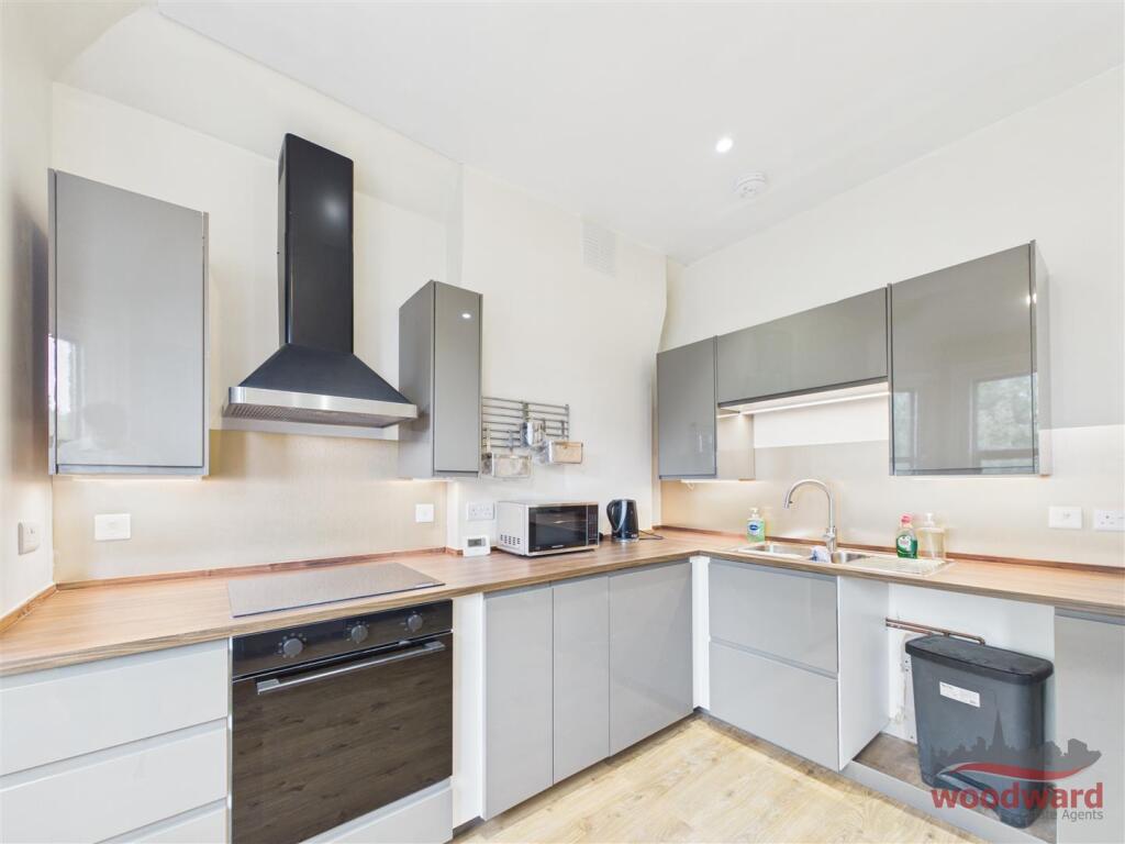 Apartment in Harrow - More