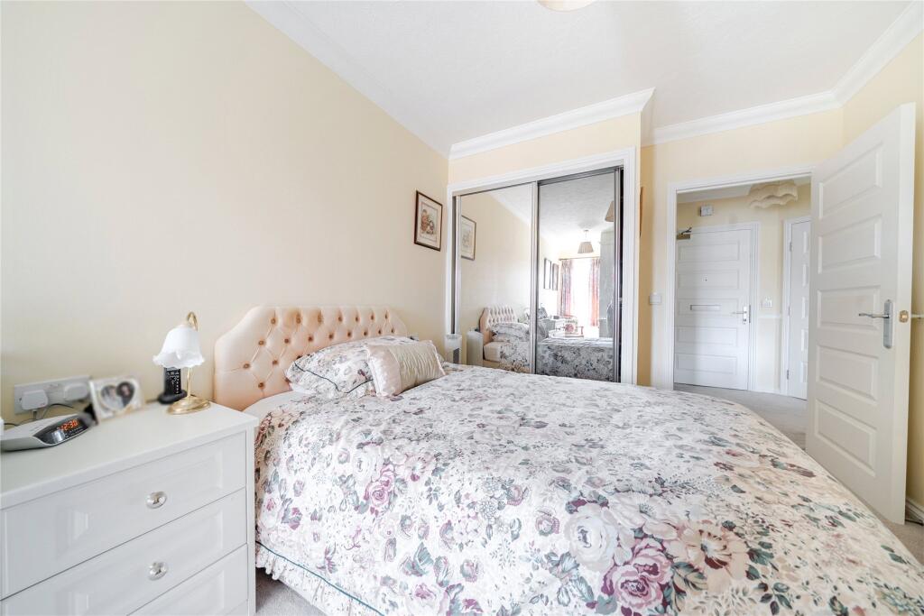 Apartment in London - View 3