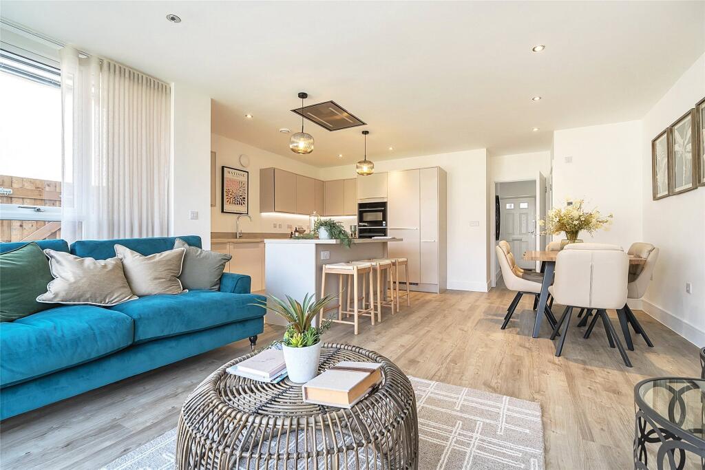 Main image of property: Great Oaks, Yate, Bristol, Gloucestershire, BS37