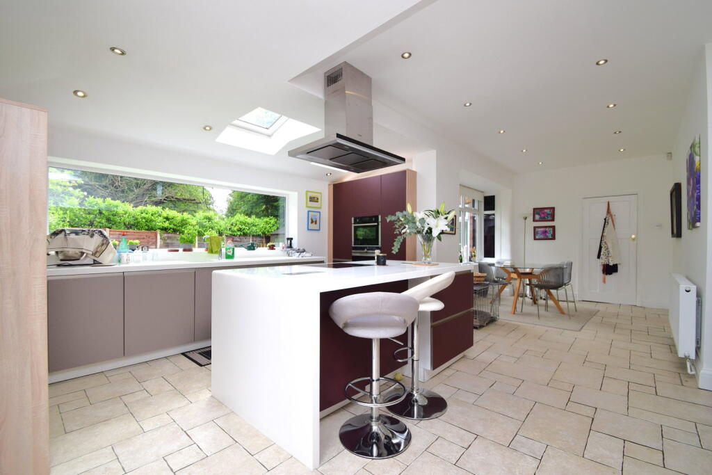 Broadway, Cheadle photo 4