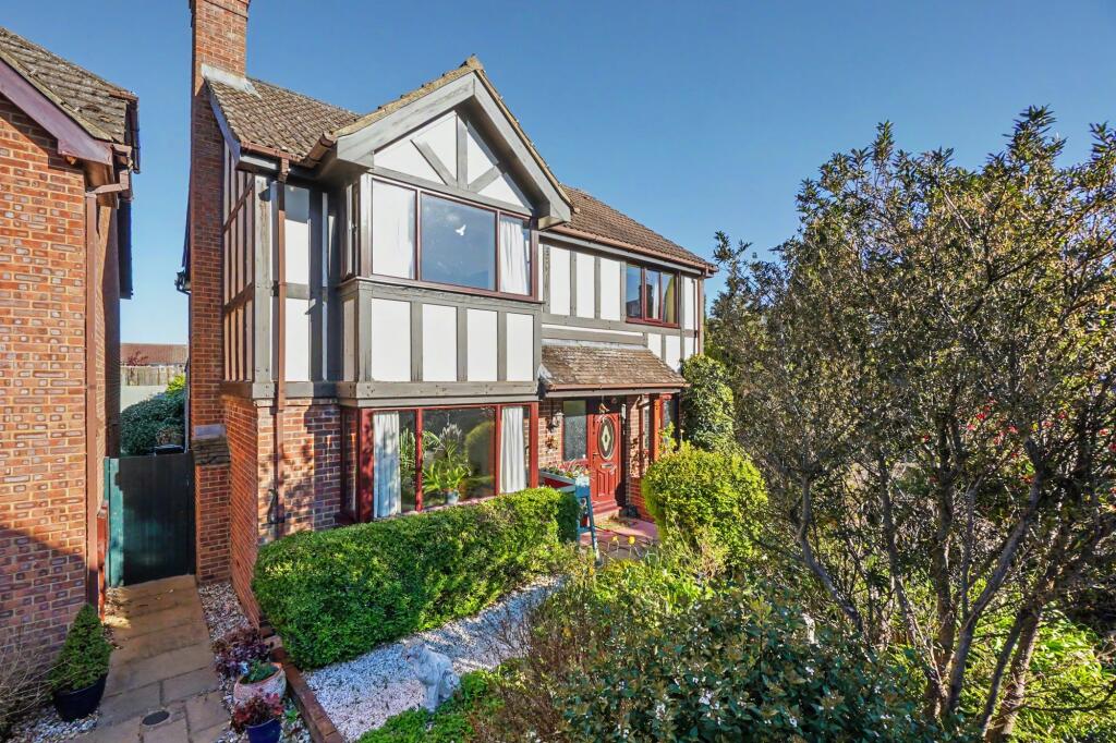 Main image of property: Bell Crescent, Burham, ME1