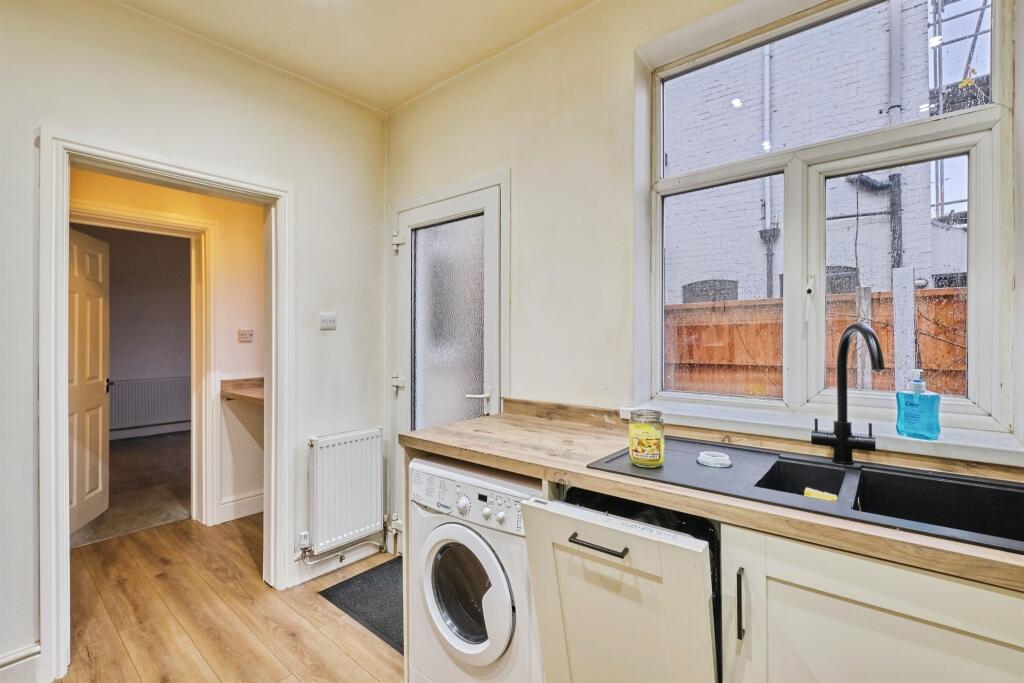 House in Birmingham, Wylde Green, Erdington - View 4
