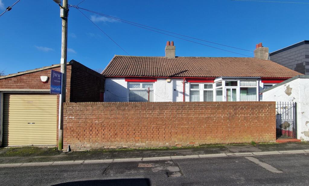 3-bed house on Villa Real Bungalows, Consett, County Durham, DH8, £185,000