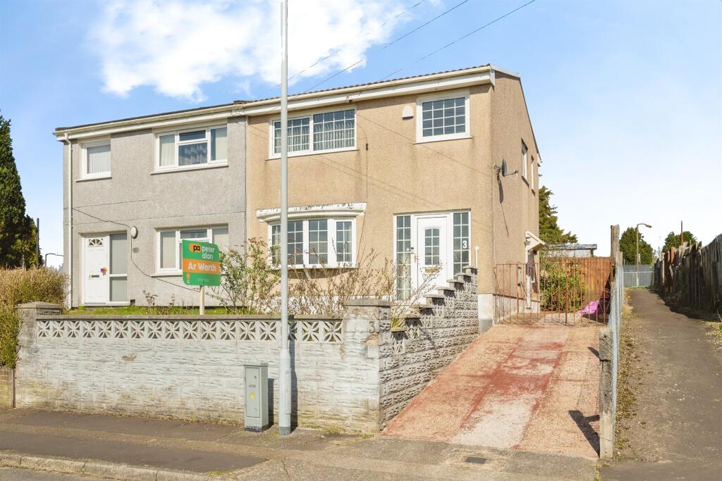 Main image of property: Rhyd Y Felin, Llansamlet, Swansea