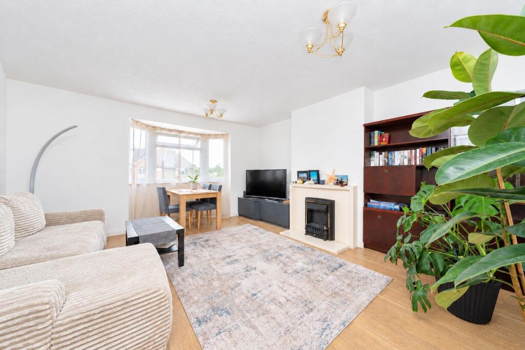 Apartment in Slough, Cippenham - View 3