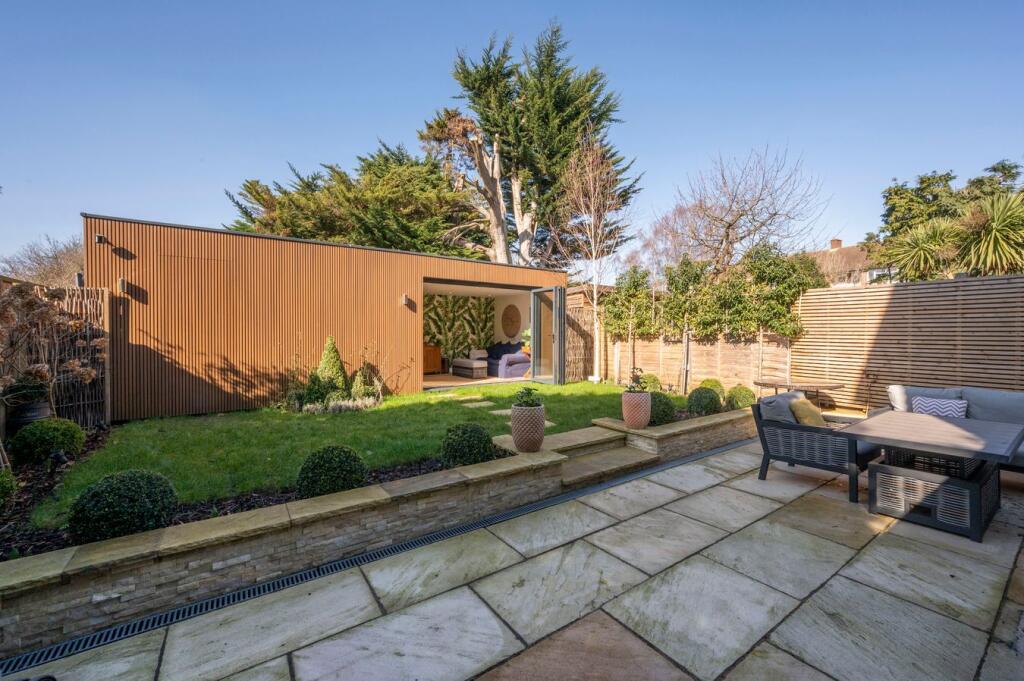 House in Elmbridge, Surrey - View 5
