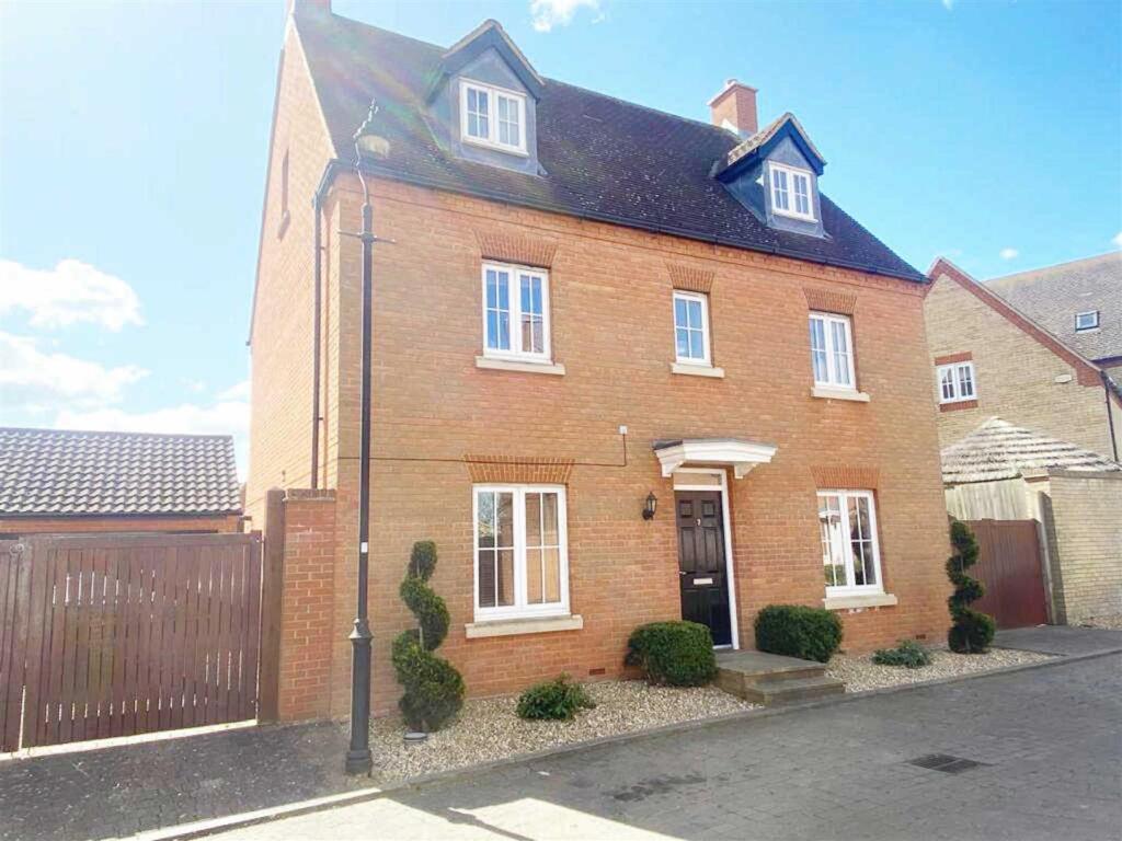 Main image of property: Pollards Way, Lower Stondon, Henlow