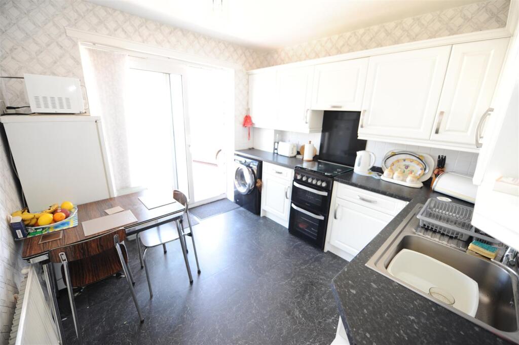 Kings Road, Wrose, Bradford - View 6