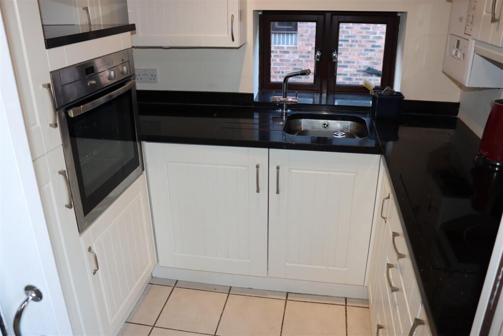 Apartment in Walsall - More