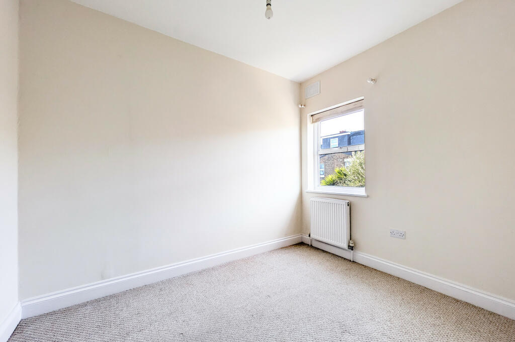 3 bedroom semi-detached house for rent