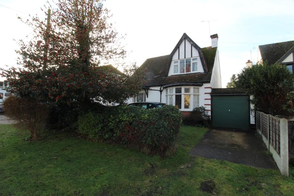 Main image of property: Oak Road, Rochford, Essex, SS4