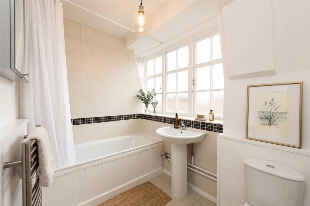 House in London - View 5