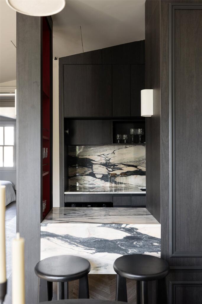 Apartment in London - View 5
