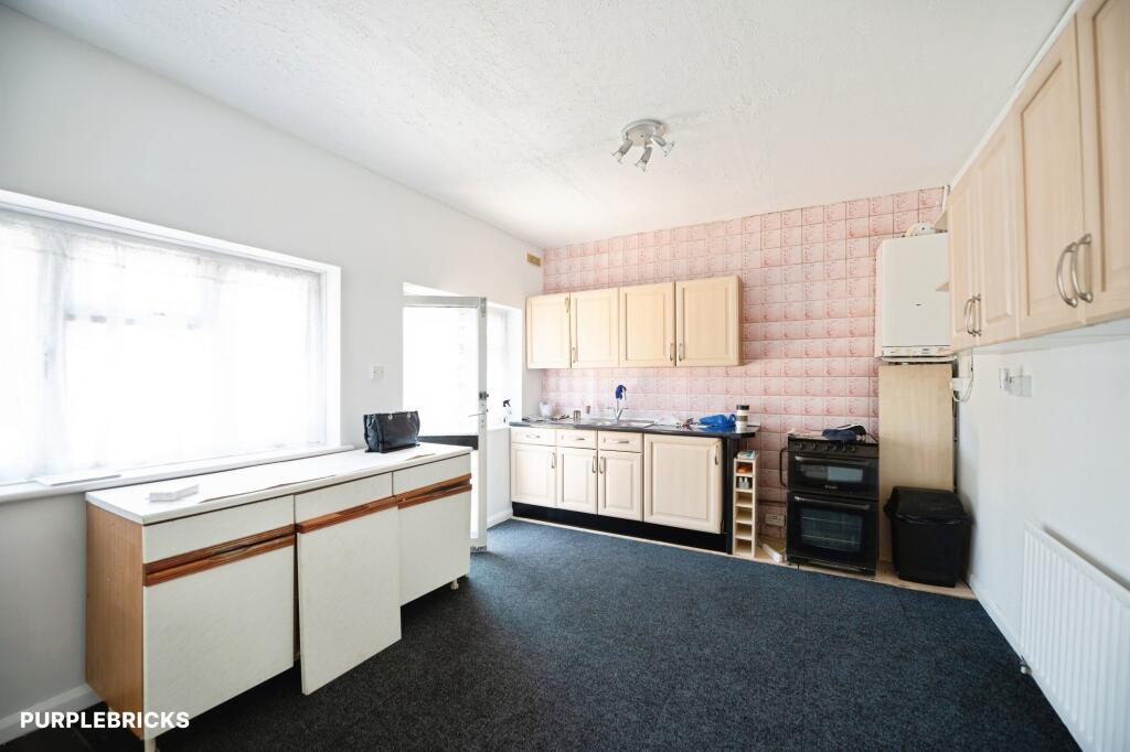 House in Rainham, Orchard Village, South Hornchurch - View 4