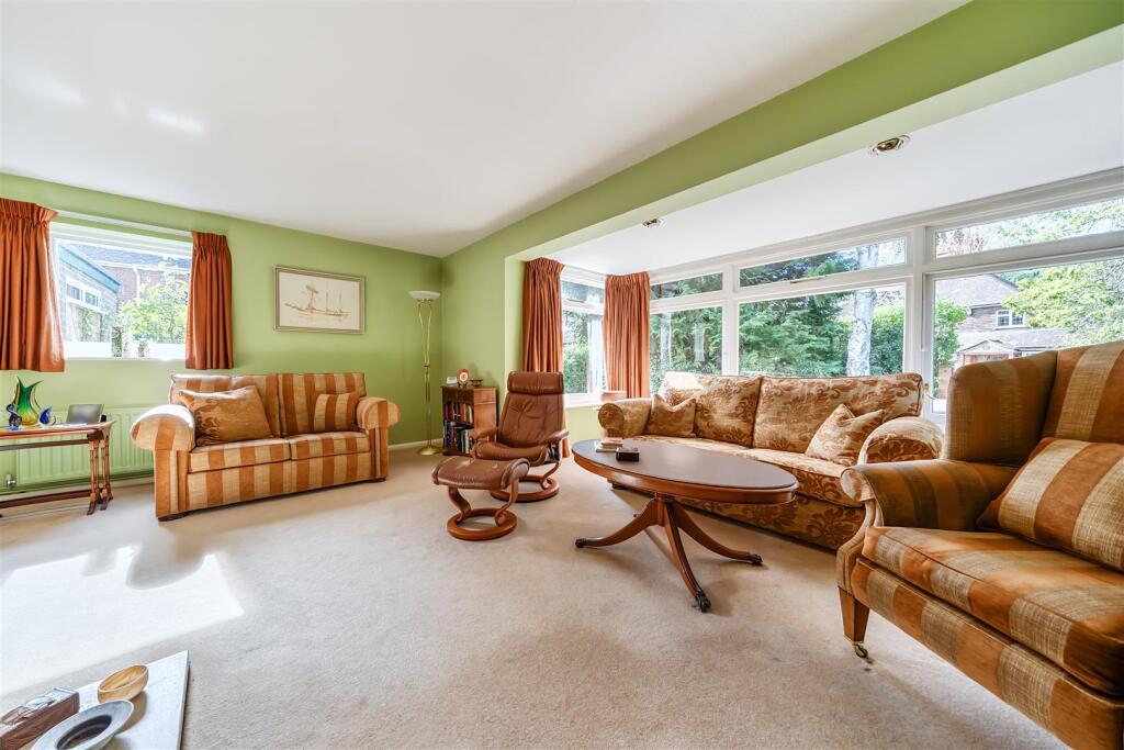 House in Surrey Heath, Surrey - View 3