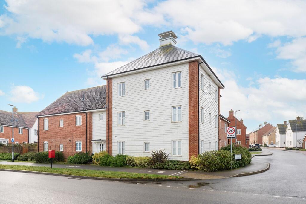 2-bed flat on Hornbeam Road, Cornish House, £160,000