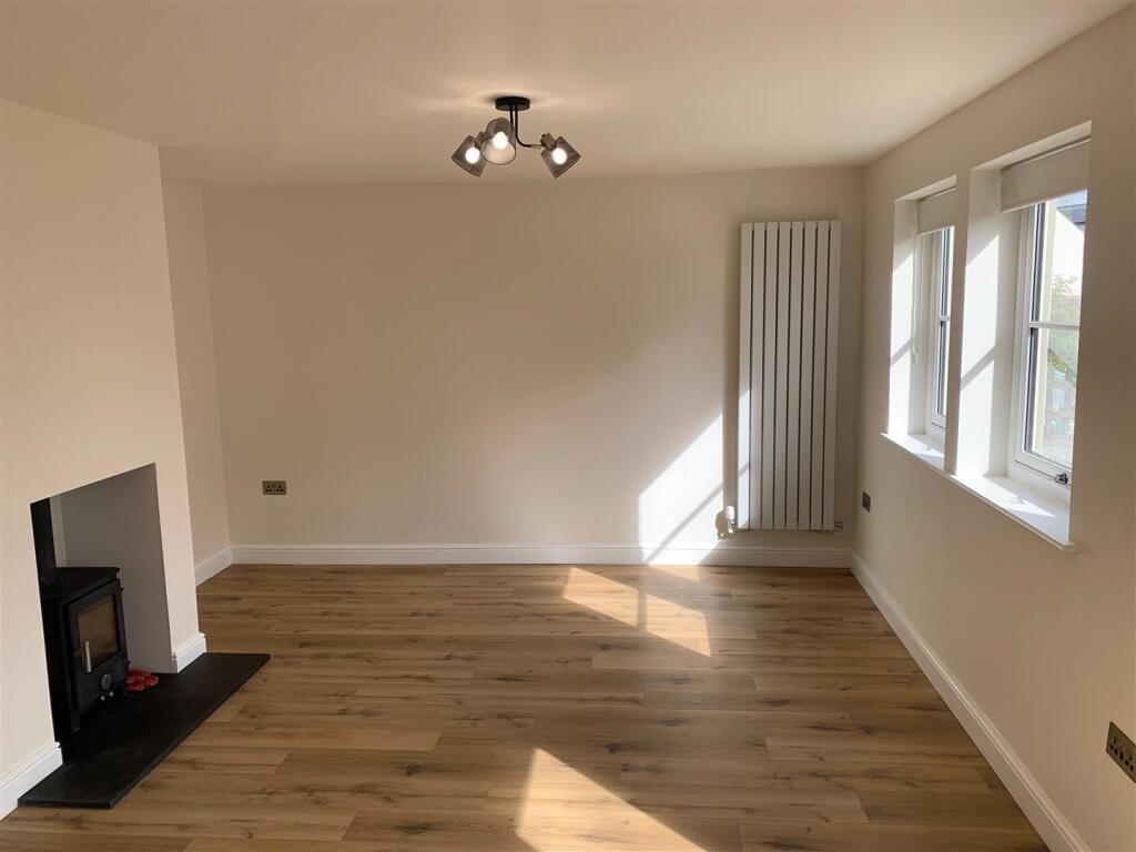 Additional image 4 of Warren Fold, Hurst Green