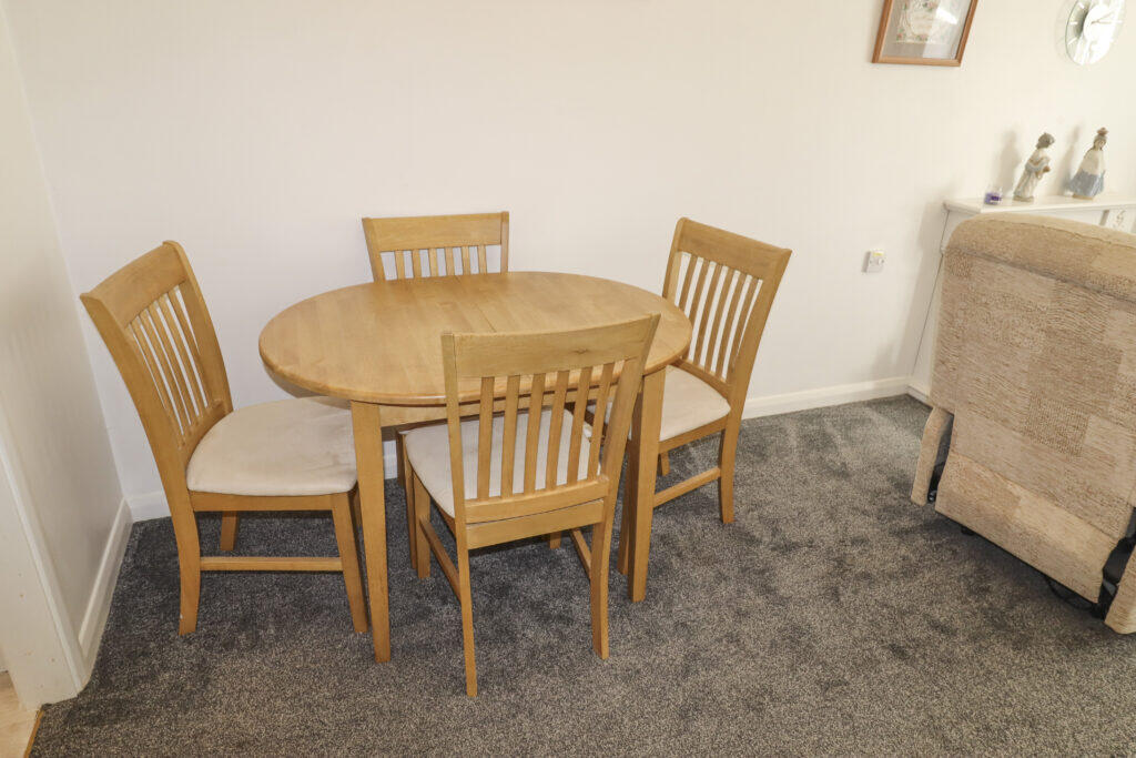 Apartment in Havant, Hampshire - View 5