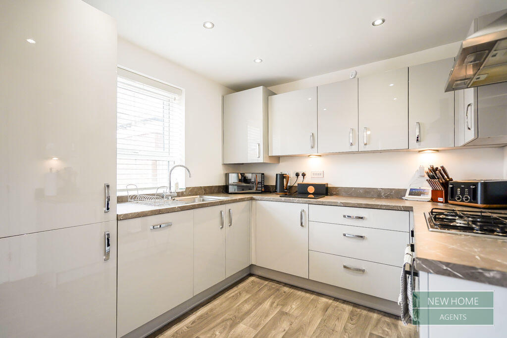 House in Doncaster, Rossington - View 2