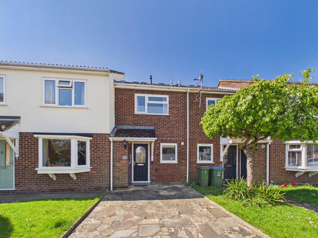 2-bed terraced on Sheerstock, Haddenham, £300,000