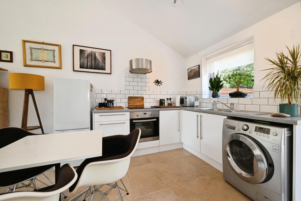 House in Ruscombe, Wokingham - More