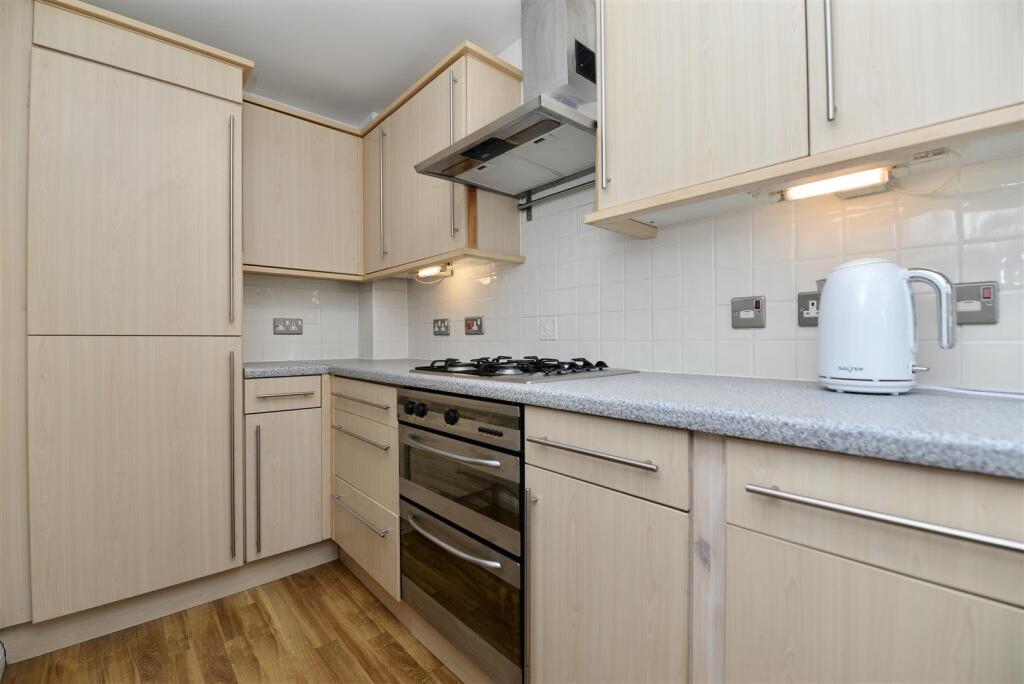 House in Winchester, Wickham - More