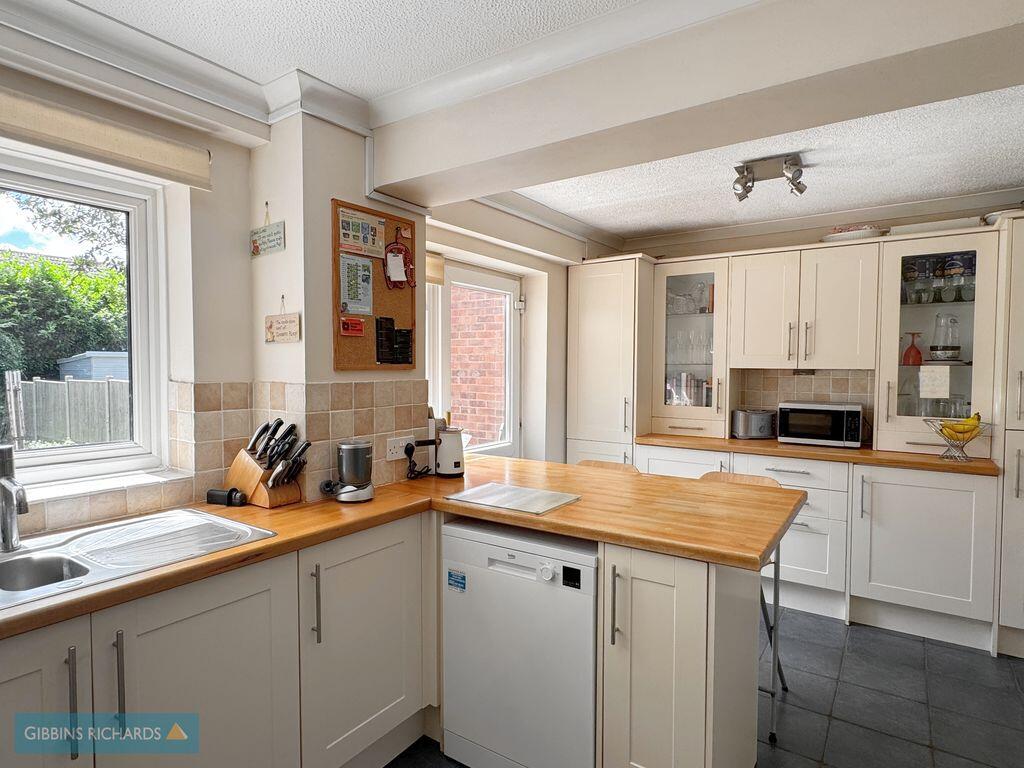 Medway Close, Taunton photo 4