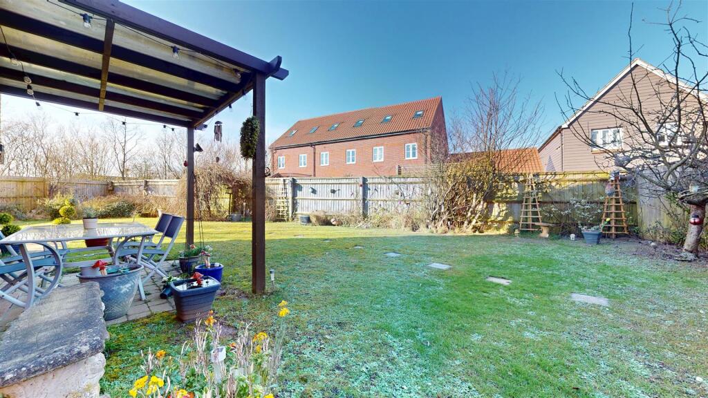 House in Milton Keynes, Monkston, Kents Hill, Monkston and Brinklow - View 4