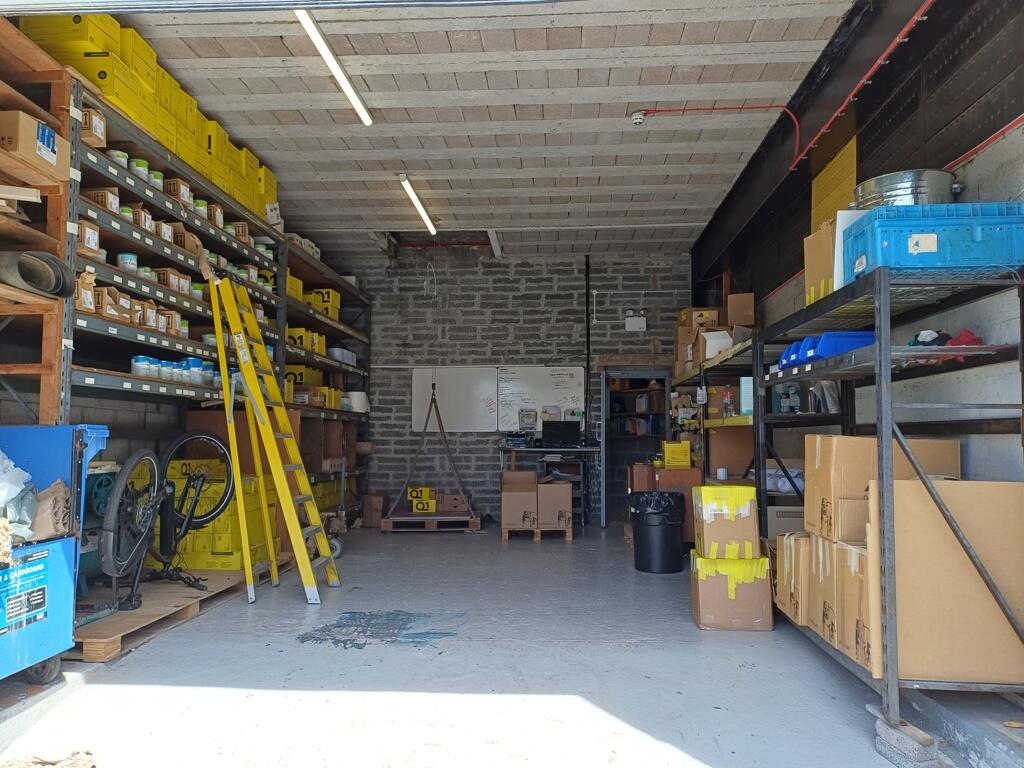 Photo 8