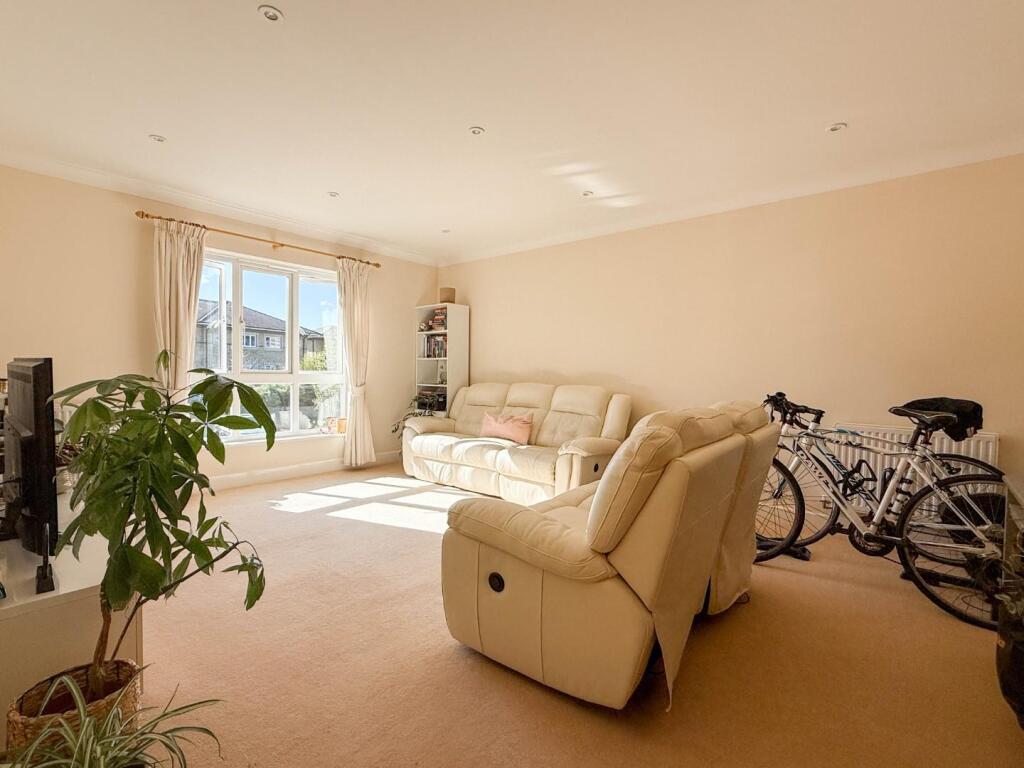 Apartment in Cambridge - View 5