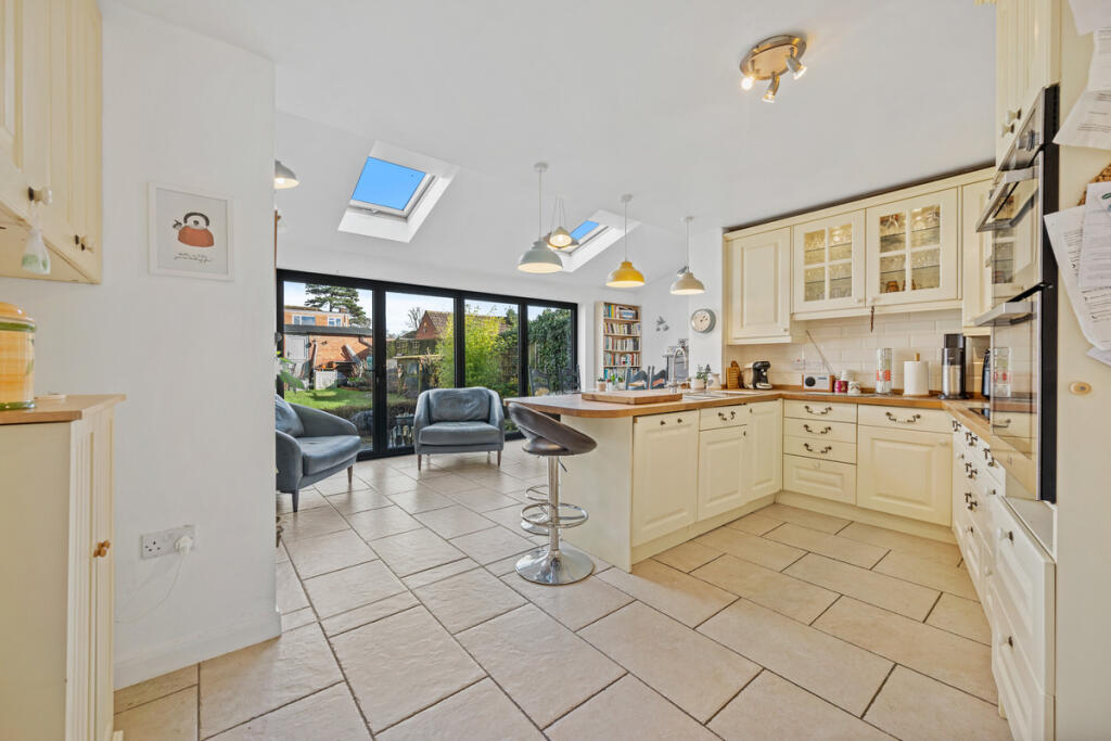 House in Wellingborough, North Northamptonshire - More