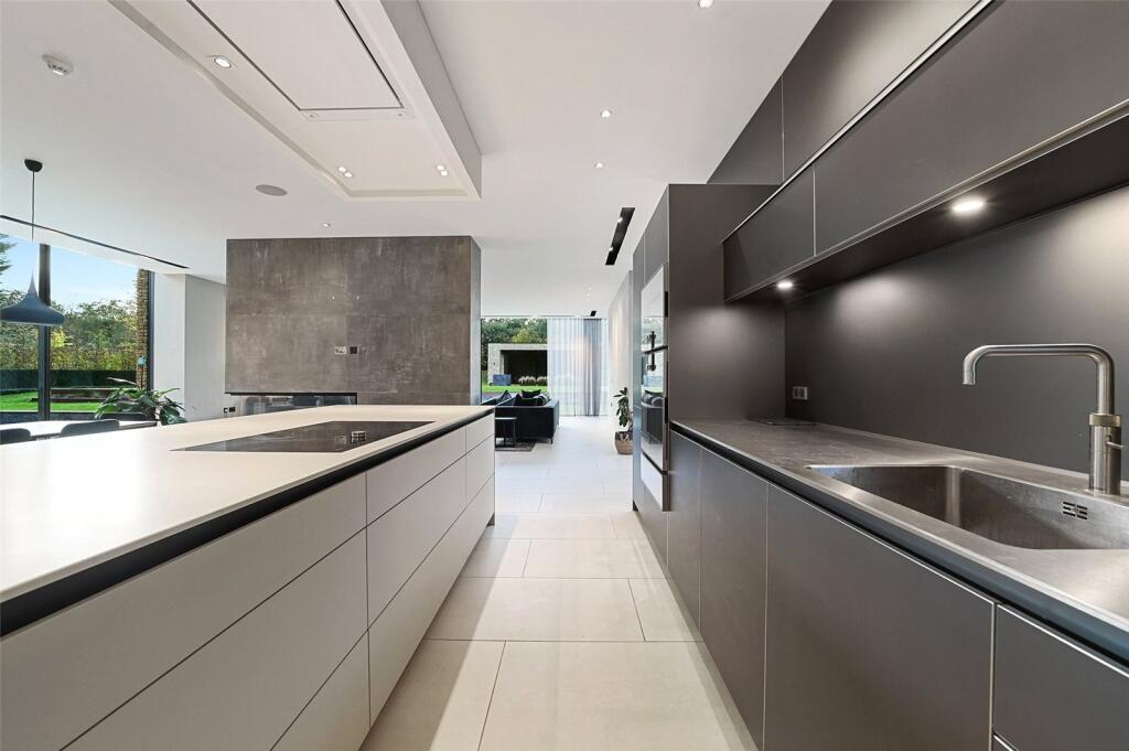 House in Stevenage - View 4
