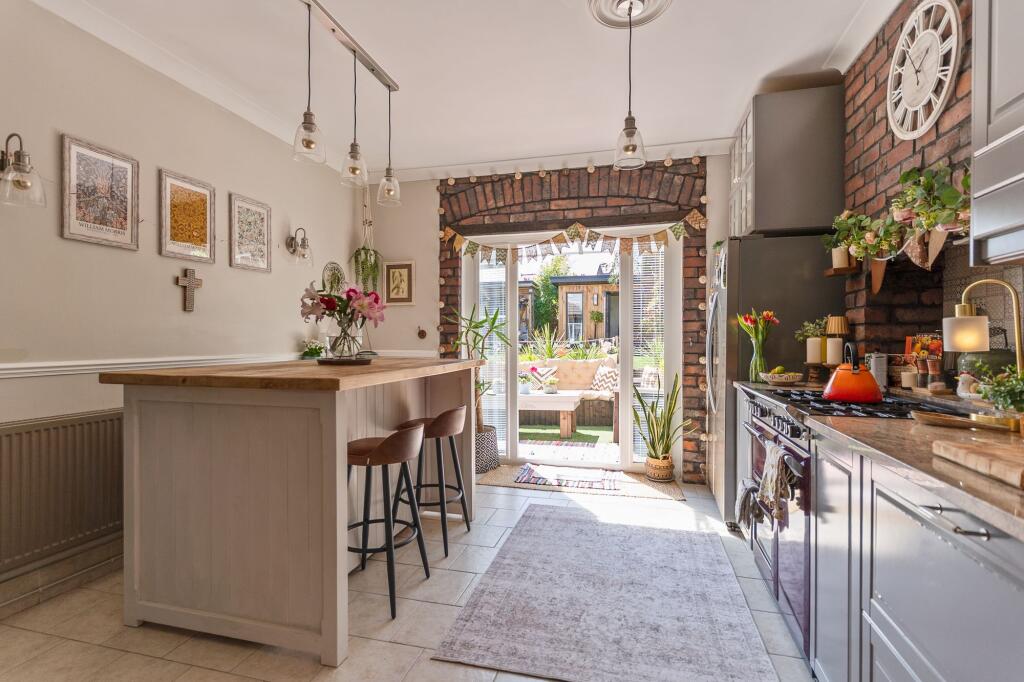 Llwynderi Road, Newport, NP20 photo 2