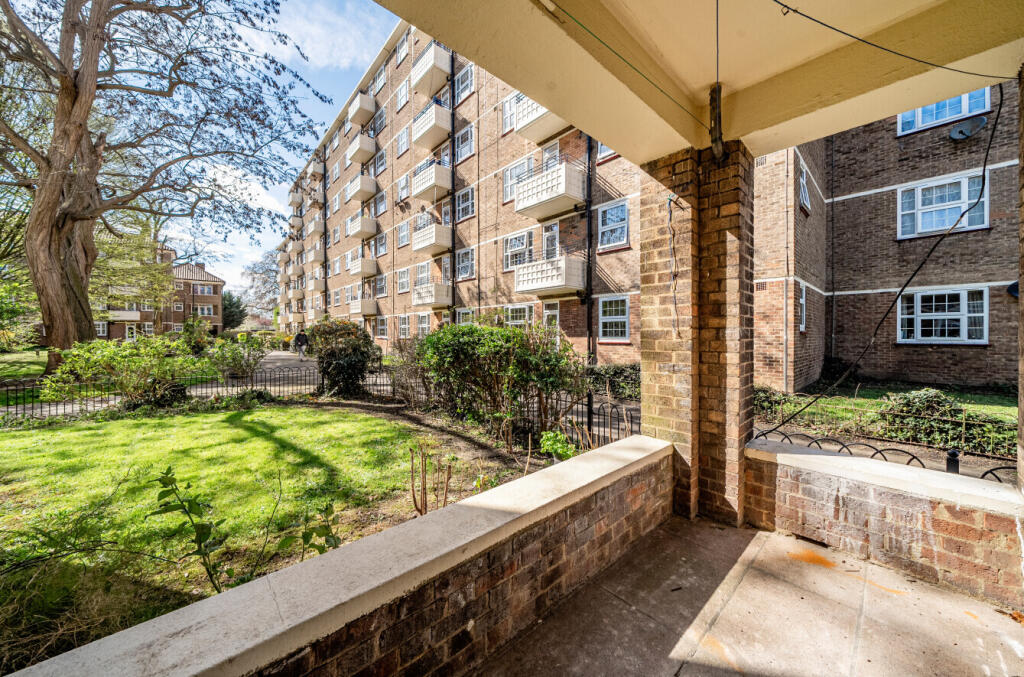 Main image of property: London Road, Mitcham, CR4