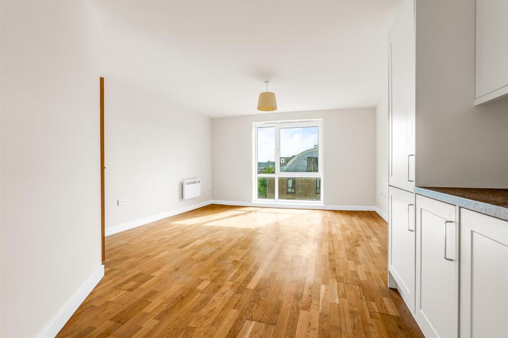 Apartment in Stevenage - View 4