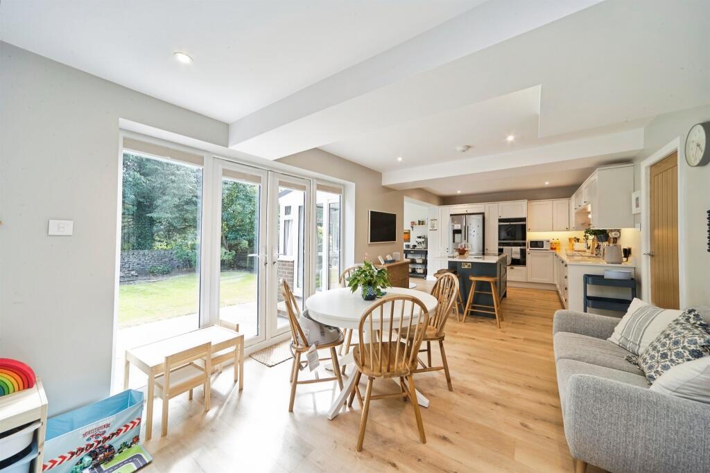 House in Bradford, Manywells Height, Cullingworth - More