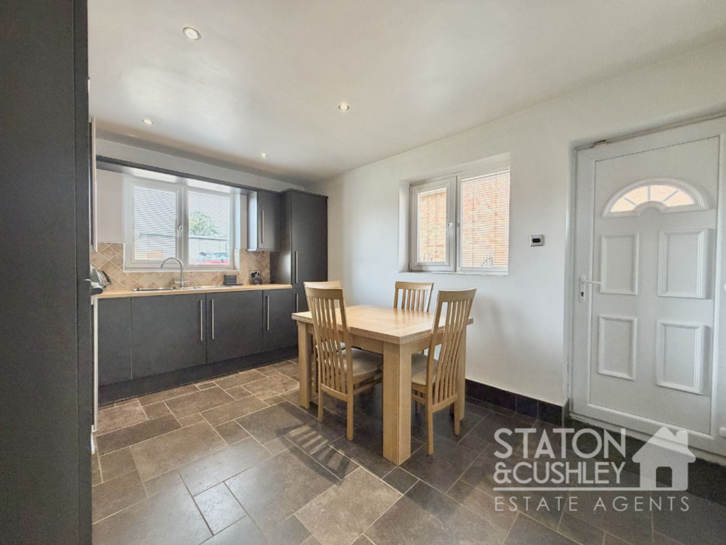 Woodside, Sutton-In-Ashfield, NG17 - View 6