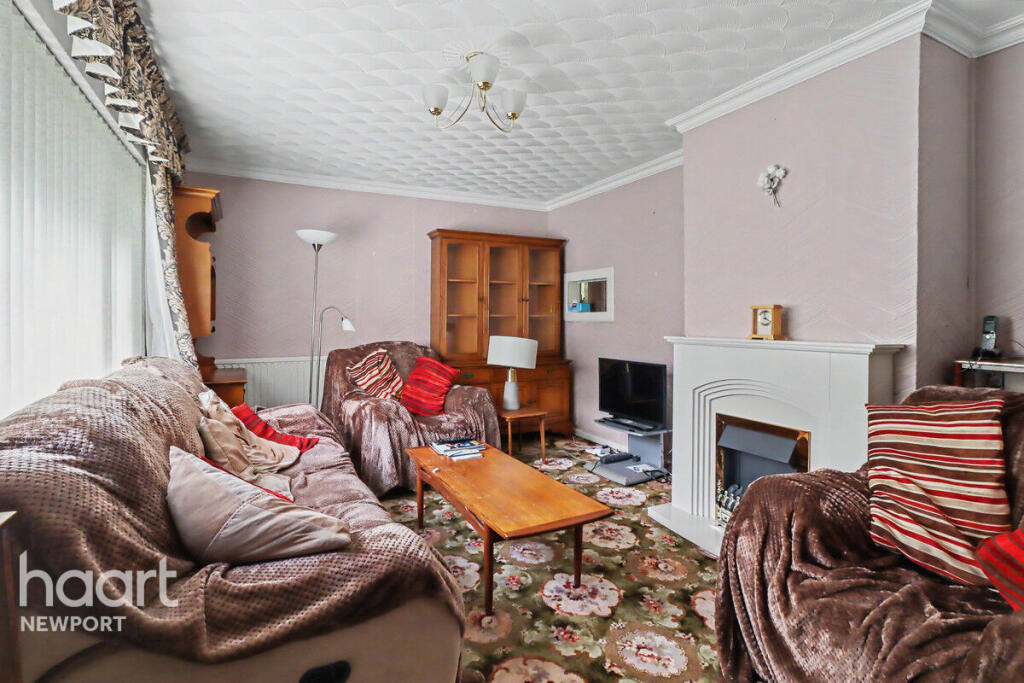 Tynewydd North Close, CWMBRAN photo 3