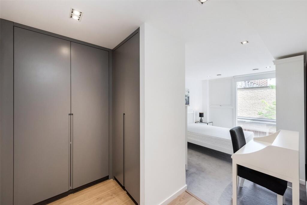 Apartment in London - More