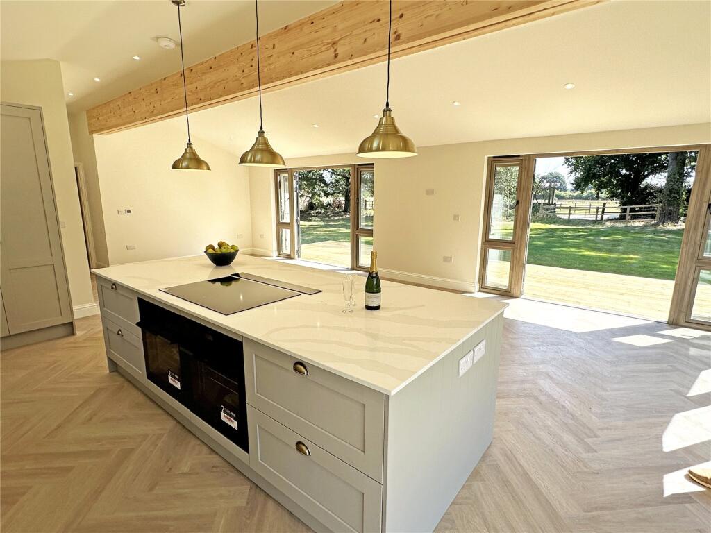 House in New Forest, Durns Town, Sway - More