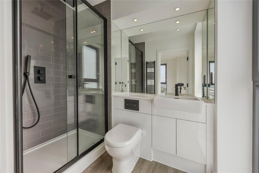 Apartment in London - More