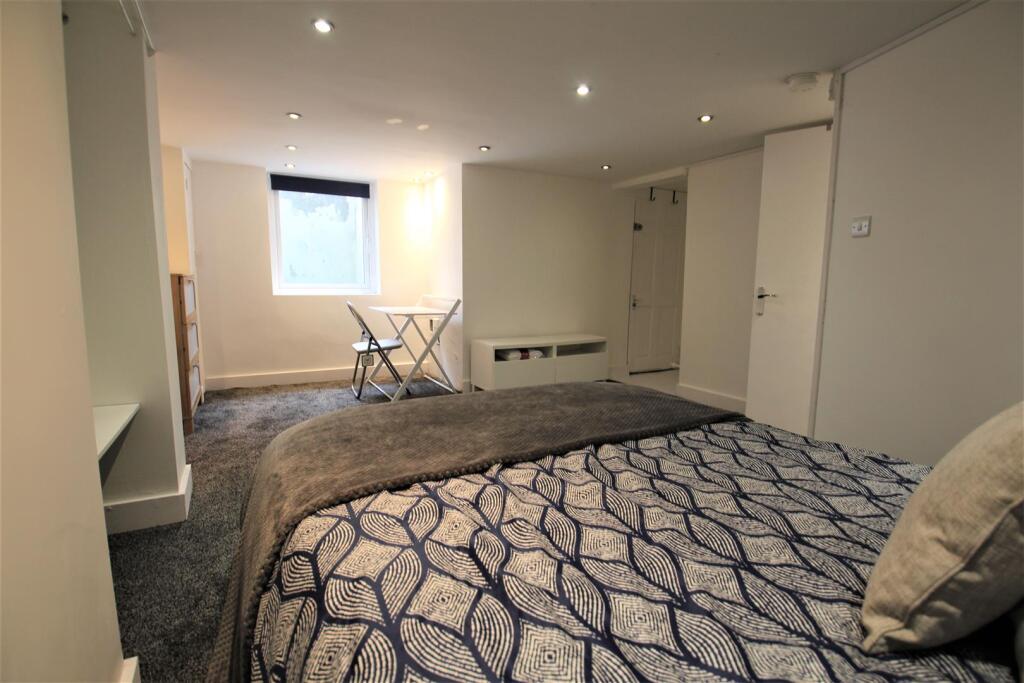 House in Leeds - View 4